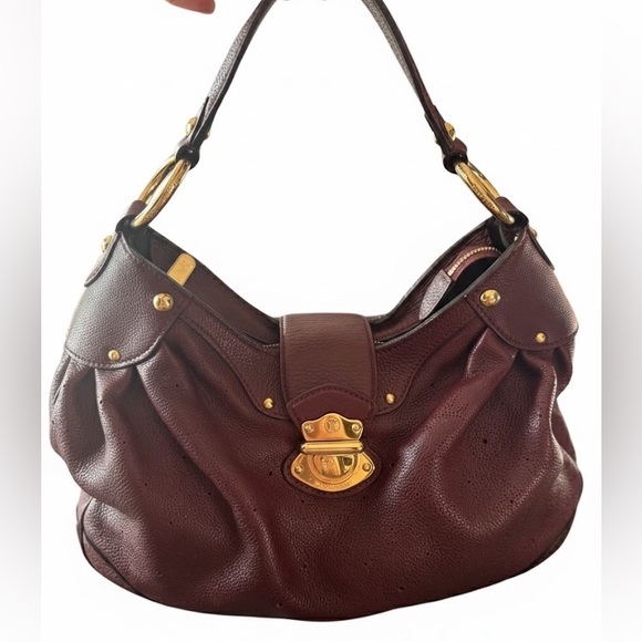 Louis Vuttion Mahina Leather Hobo Bag - Picture 12 of 12